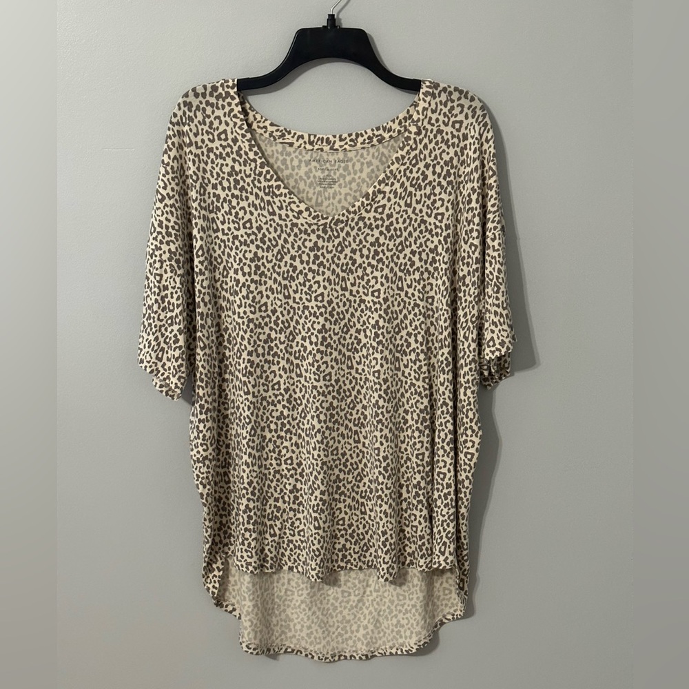 American Eagle Soft & Sexy Leopard Print Tee, Large